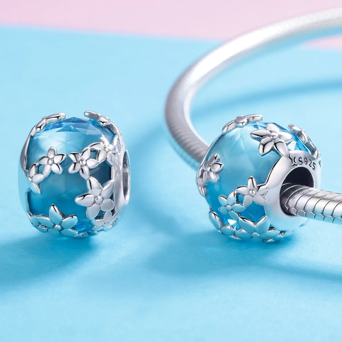 Pandora Style Silver Charm, Aquamarine Daisy's Confession - SCC878