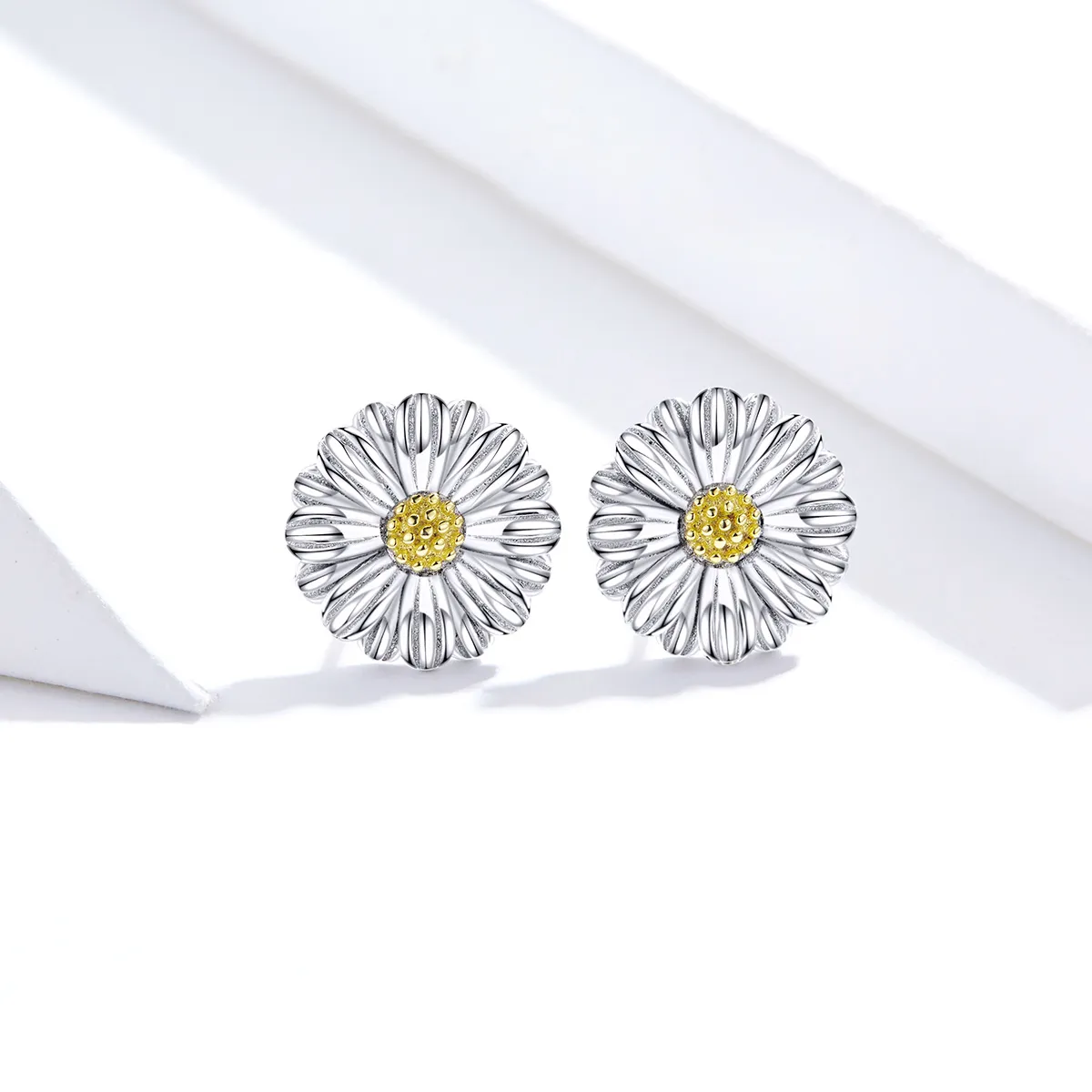 Pandora Style Silver Stud Earrings, Dazzling Daisy - SCE774