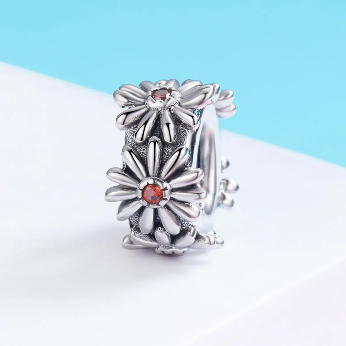 Pandora Style Silver Spacer Charm, Daisy Wreath - SCC598