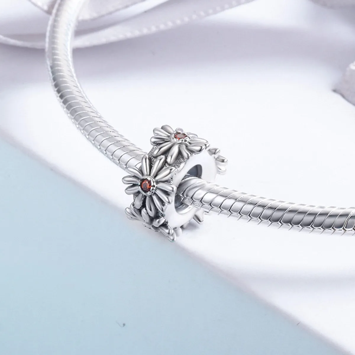 Pandora Style Silver Spacer Charm, Daisy Wreath - SCC598