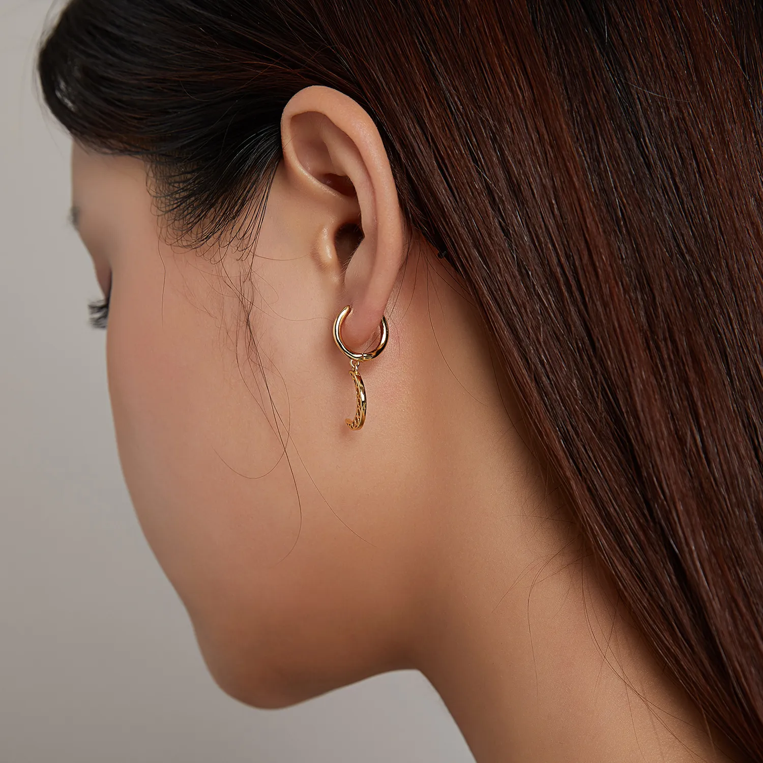 PANDORA Style Minimalism - Crescent Hoop Earrings - SCE1191