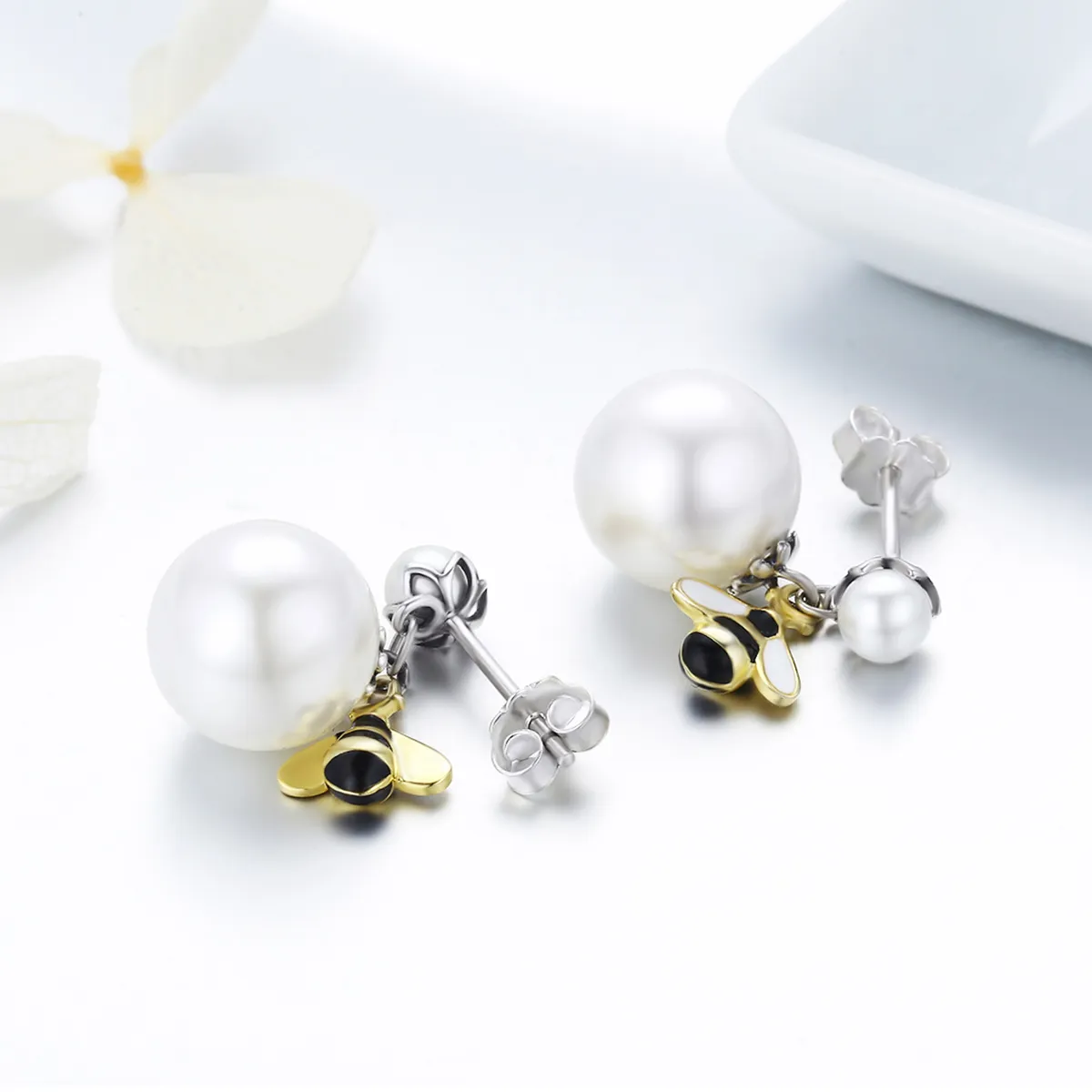 PANDORA Style Bee Stud Earrings - SCE232