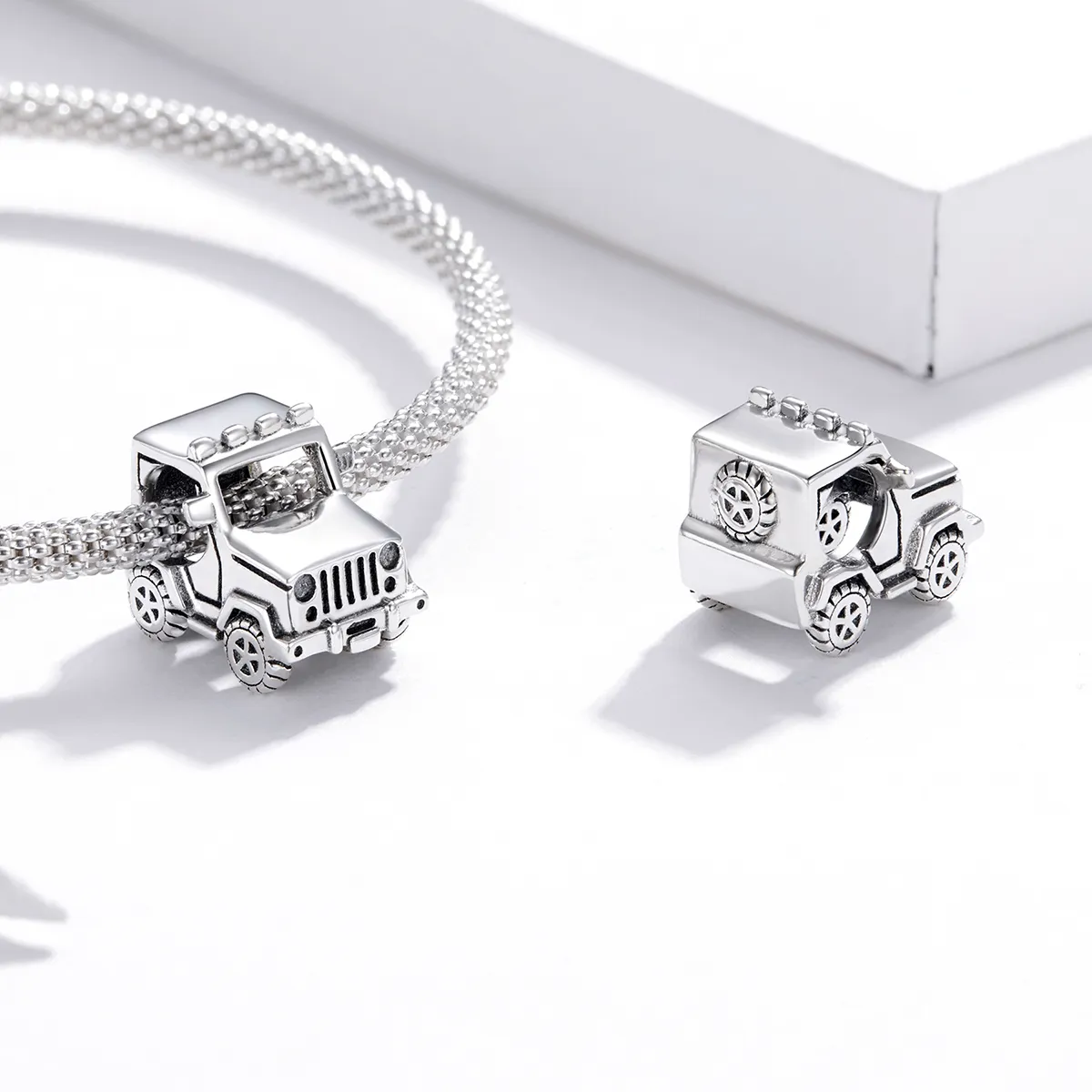 Pandora Style Jeep Charm - BSC382