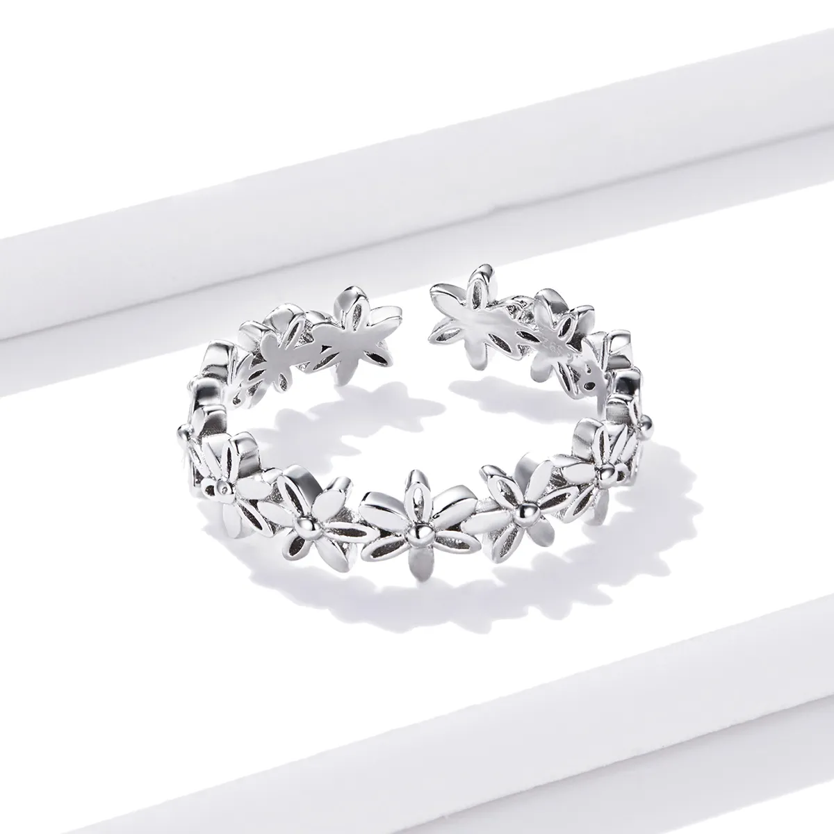 Pandora Style Daisy Band Ring - BSR184