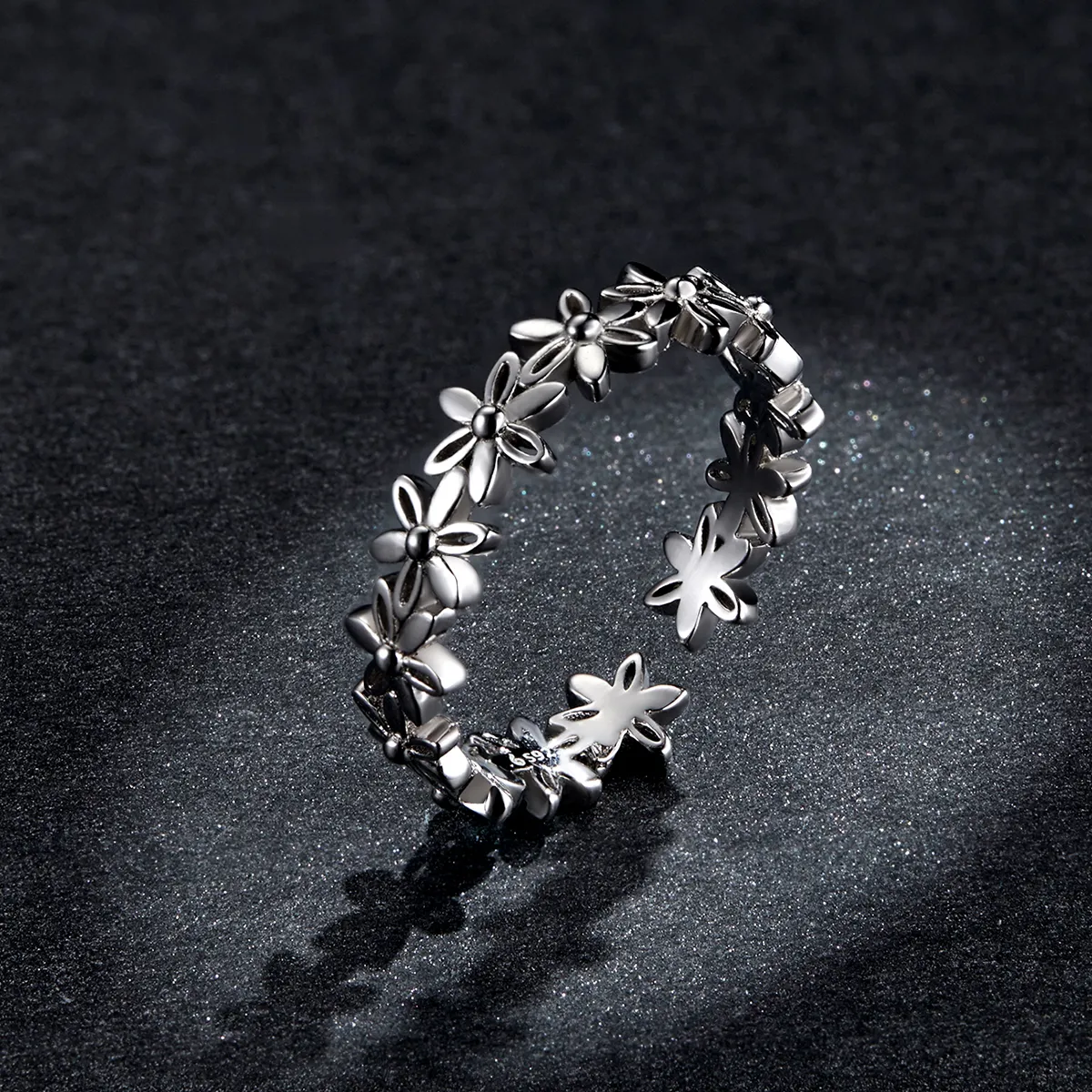 Pandora Style Daisy Band Ring - BSR184