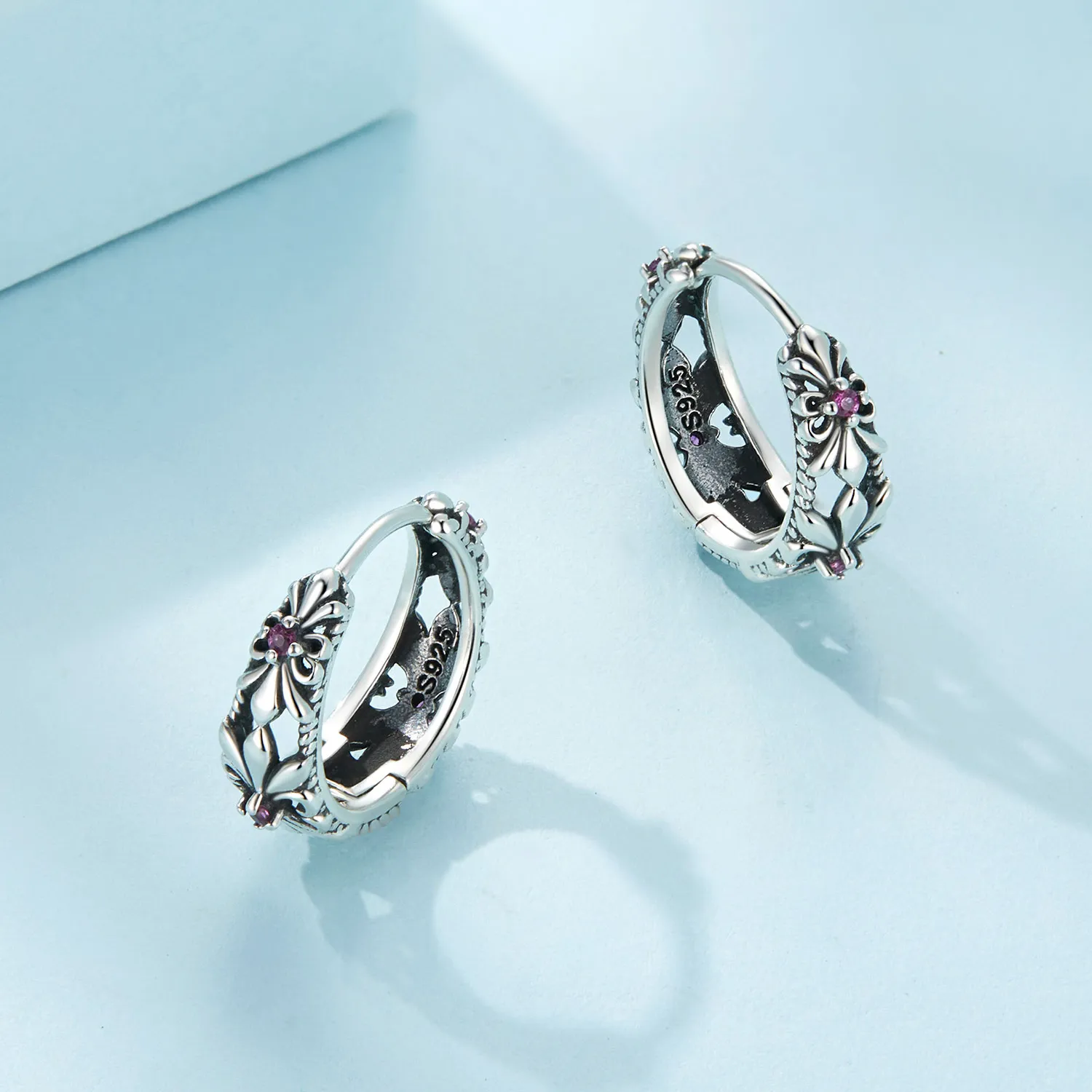 Pandora Style Iris Vintage Hoop Earrings - SCE1649