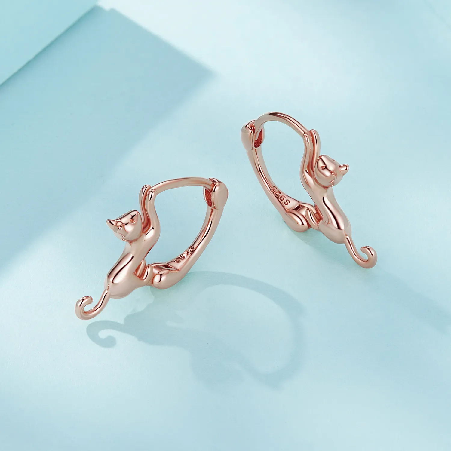 Pandora-style Cat Hoop Earrings - SCE1488-LC!