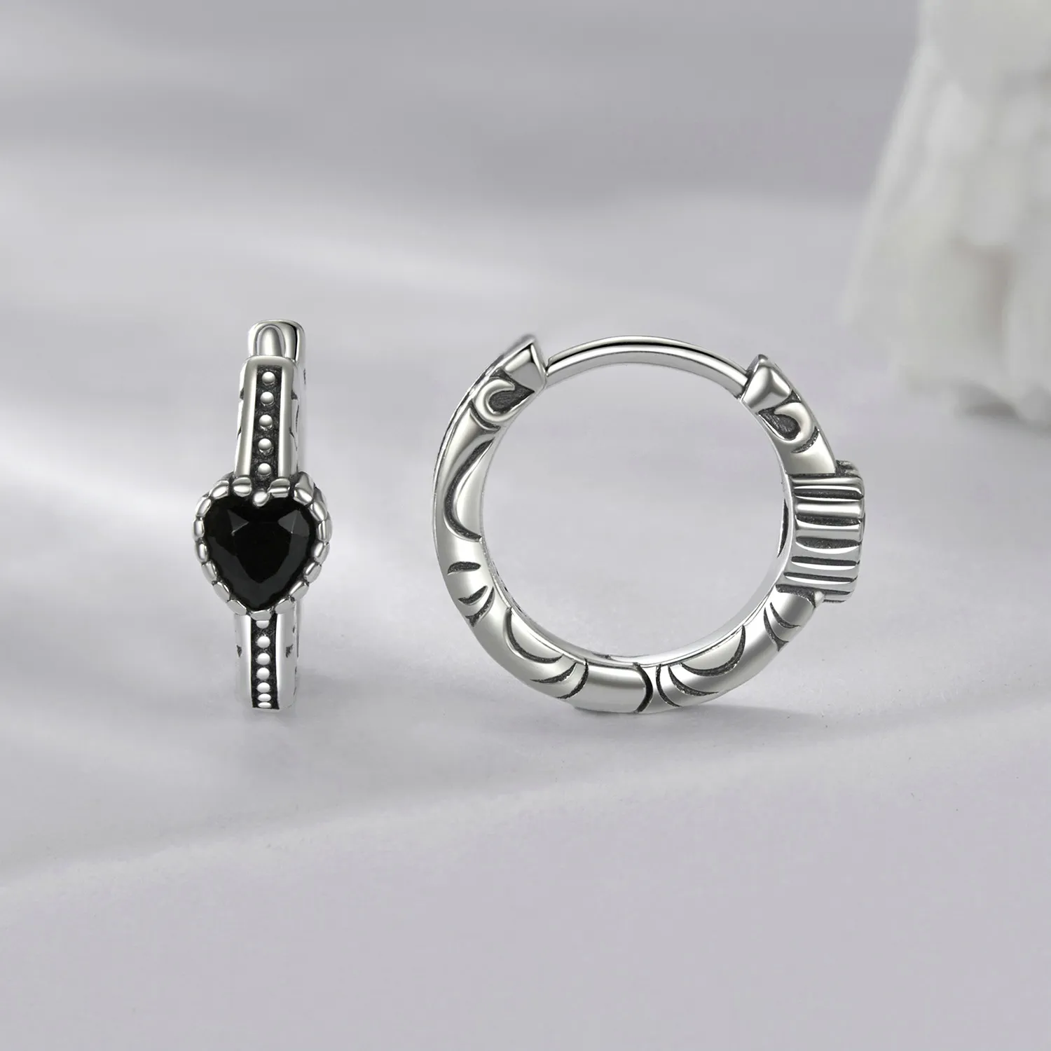 PANDORA Style Heart of Night Earrings - SCE1800