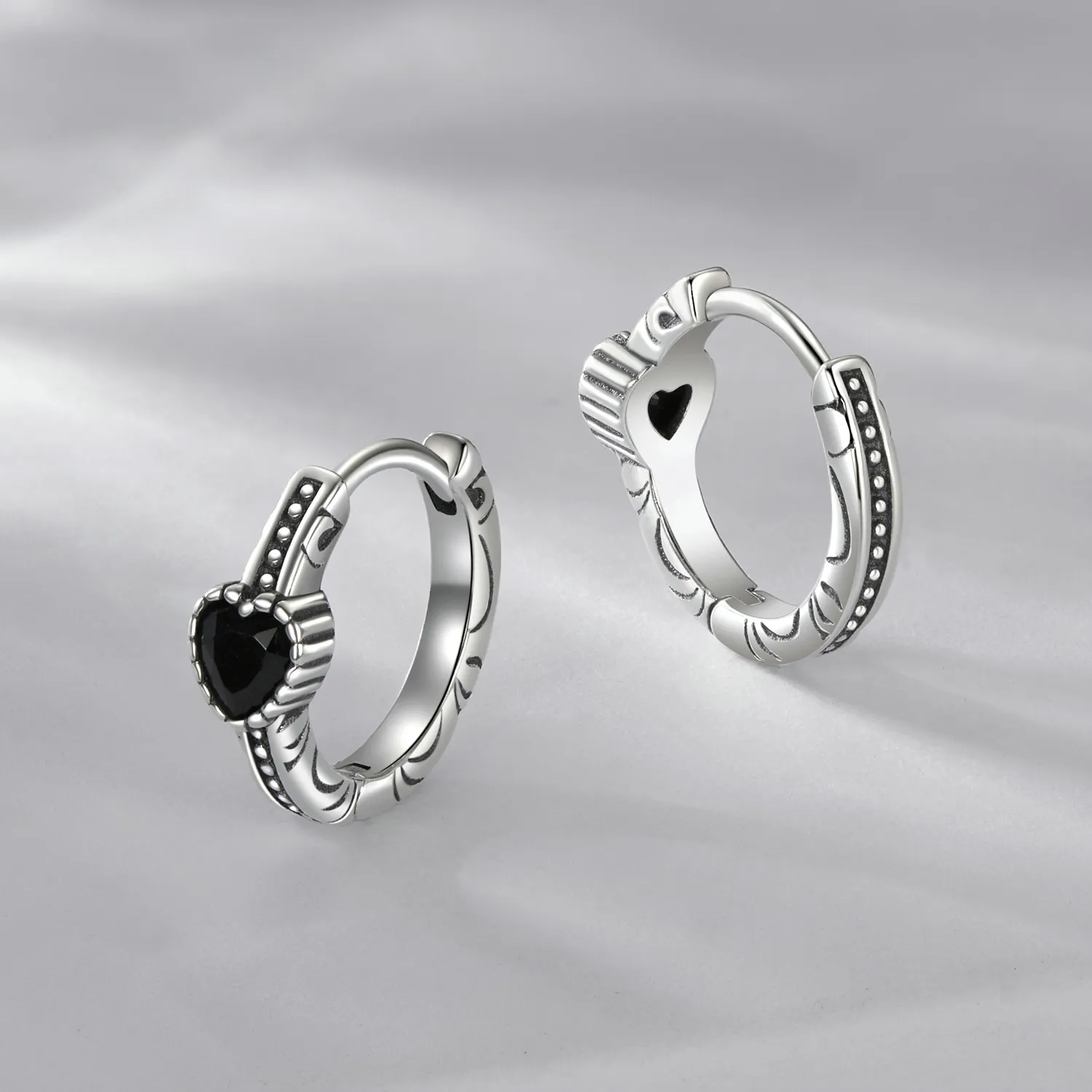 PANDORA Style Heart of Night Earrings - SCE1800