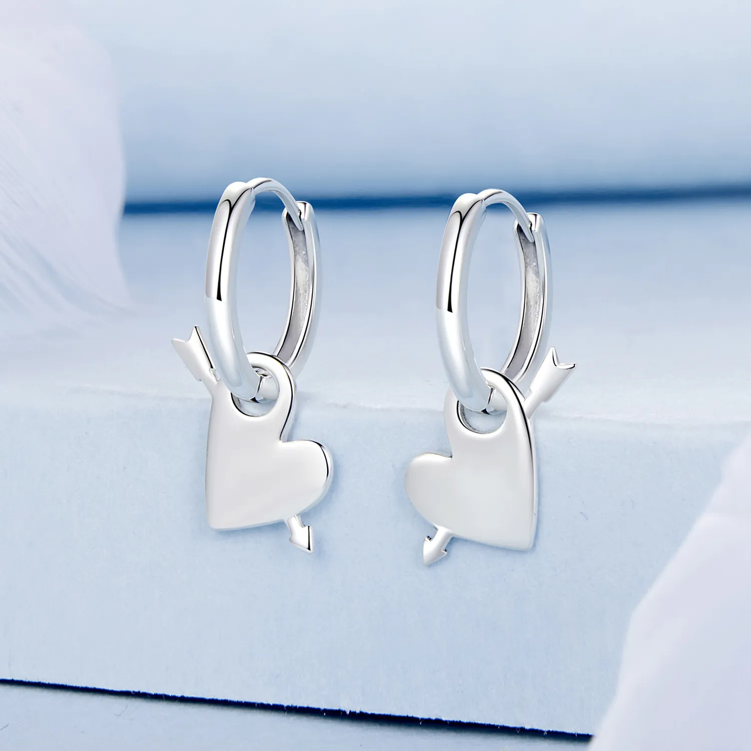 PANDORA Style Heart-piercing earrings - BSE1082