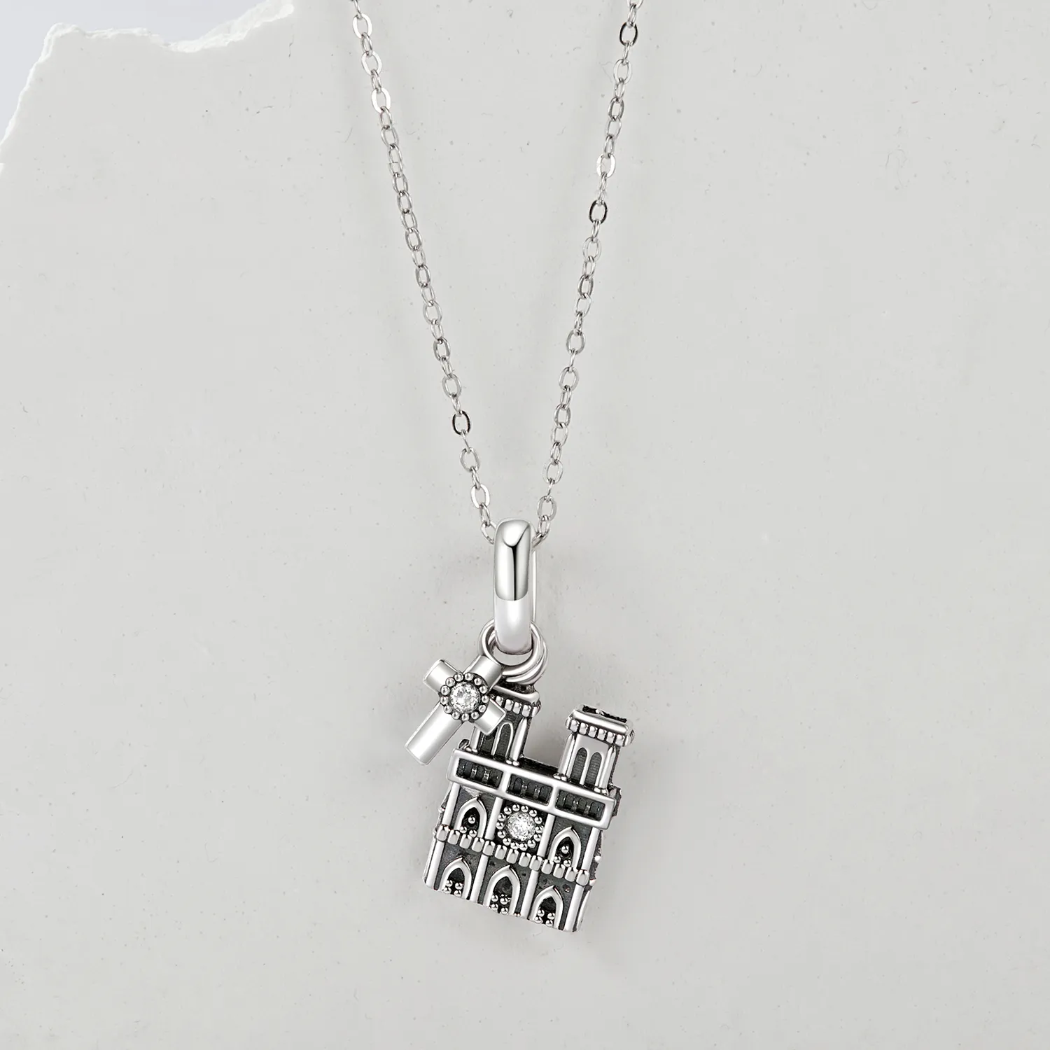 PANDORA Style Notre Dame de Paris Pendant - SCC2873