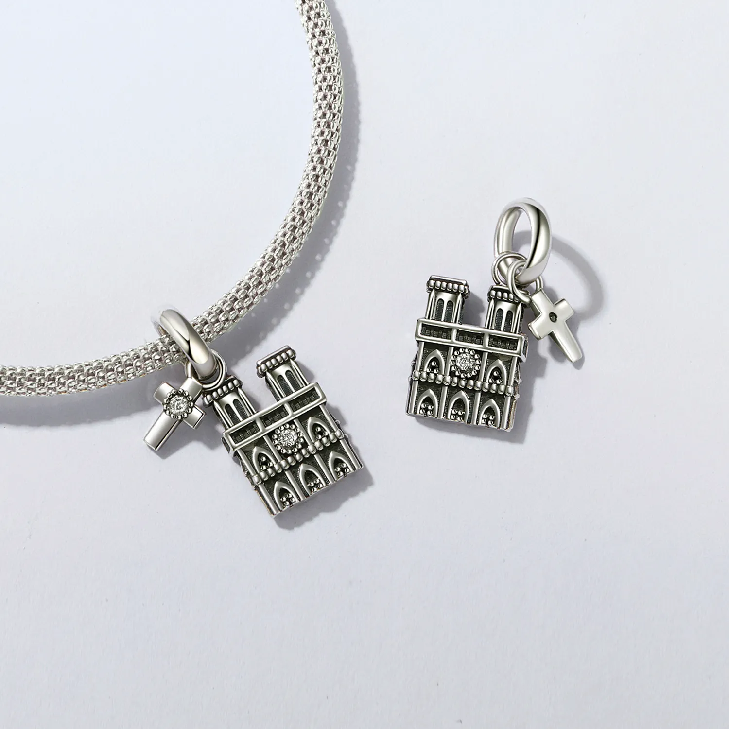 PANDORA Style Notre Dame de Paris Pendant - SCC2873