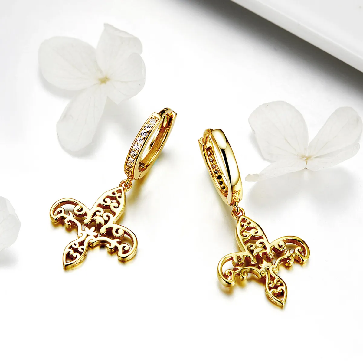 Gold-Plated Iris Hanging Earrings - PANDORA Style - SCE535