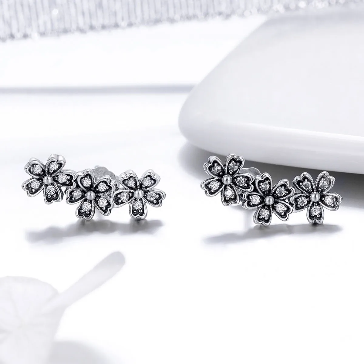 Silver Contracted Daisy Stud Earrings - PANDORA Style - SCE419