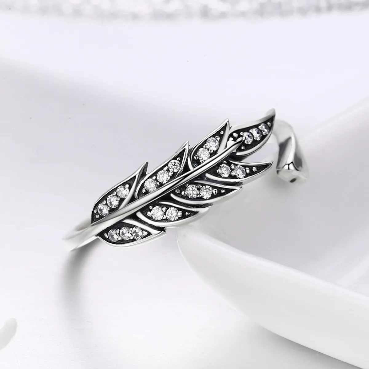 Silver Gorgeous Leaves Ring - PANDORA Style - SCR313